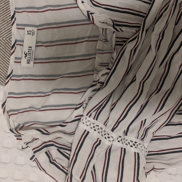 Hollister Top - Picture 1 of 5